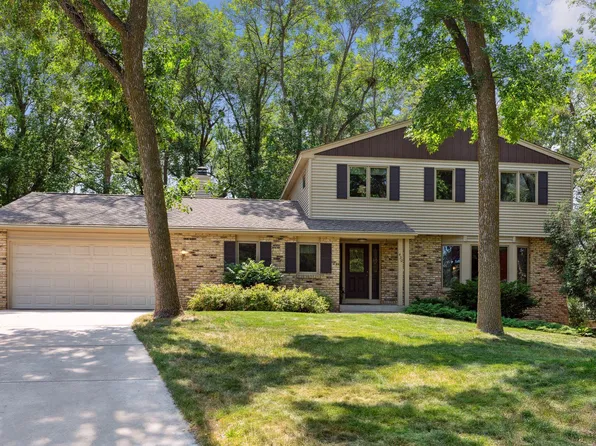 430 Birchwood Ct, White Bear Lake, MN 55110
