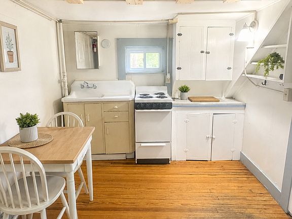 2nd image of 74 N Main Ave #2