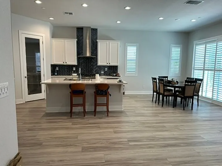 817 Cosmos Dr — Photo 5