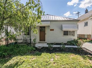 2211 Clarence Ave, Lakewood, OH 44107