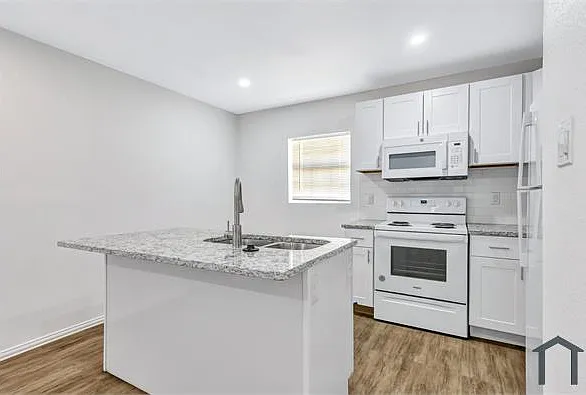 901 Bessie St #205 — Photo 19