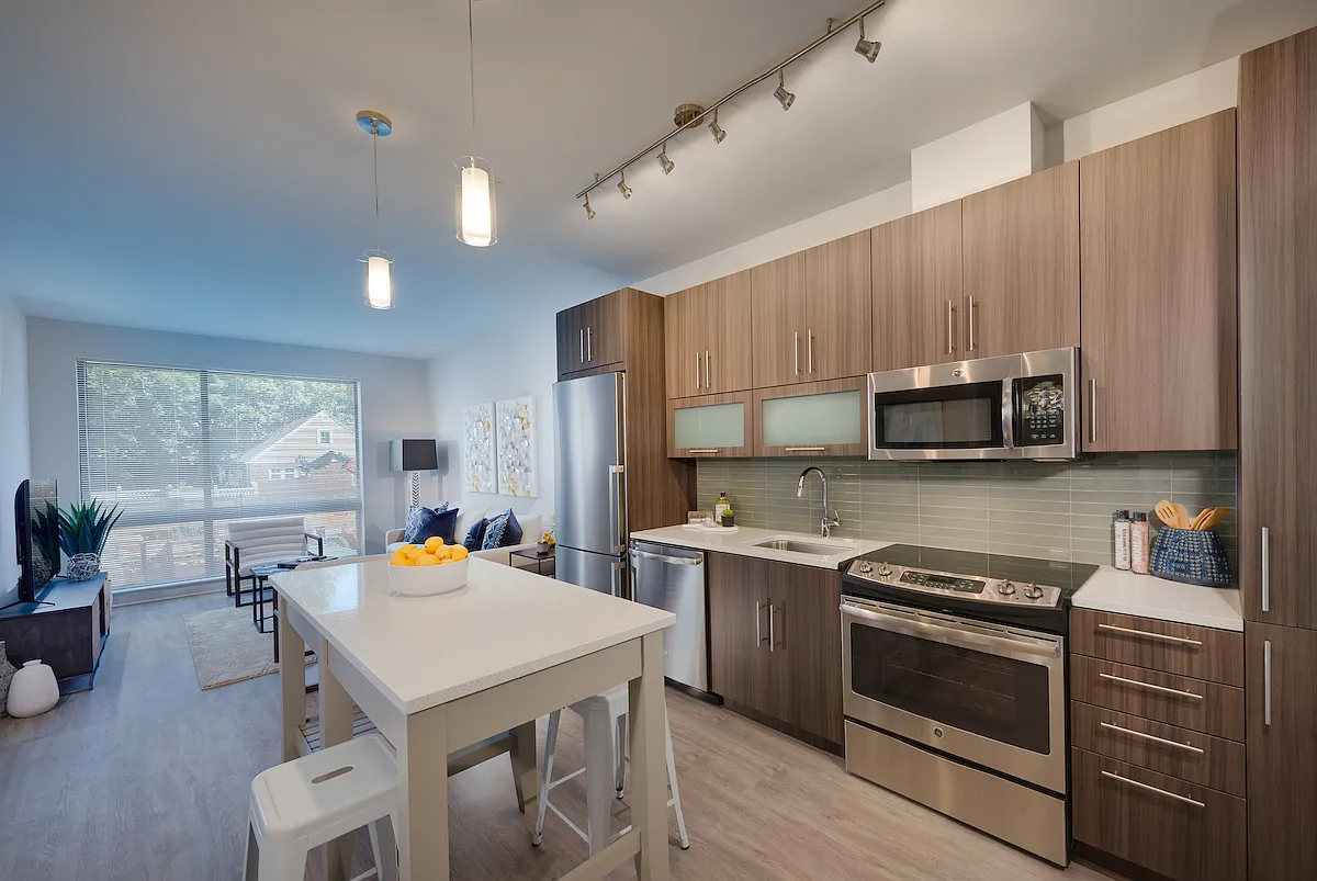 Central — Photo 2