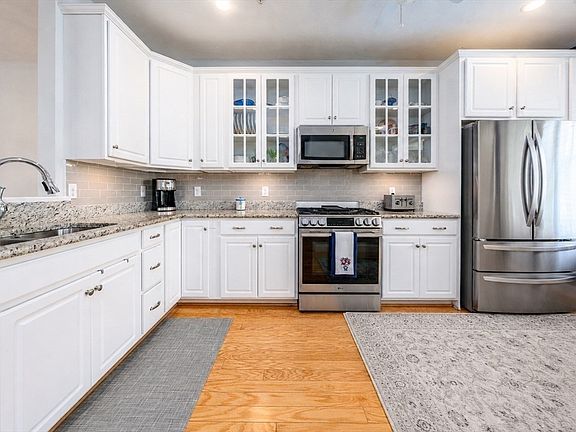 3rd image of 14 Stony Brook Dr #516