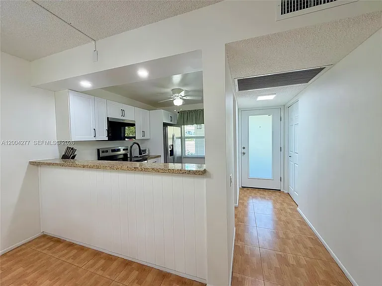 1203 Bahama Bnd #G1 — Photo 7