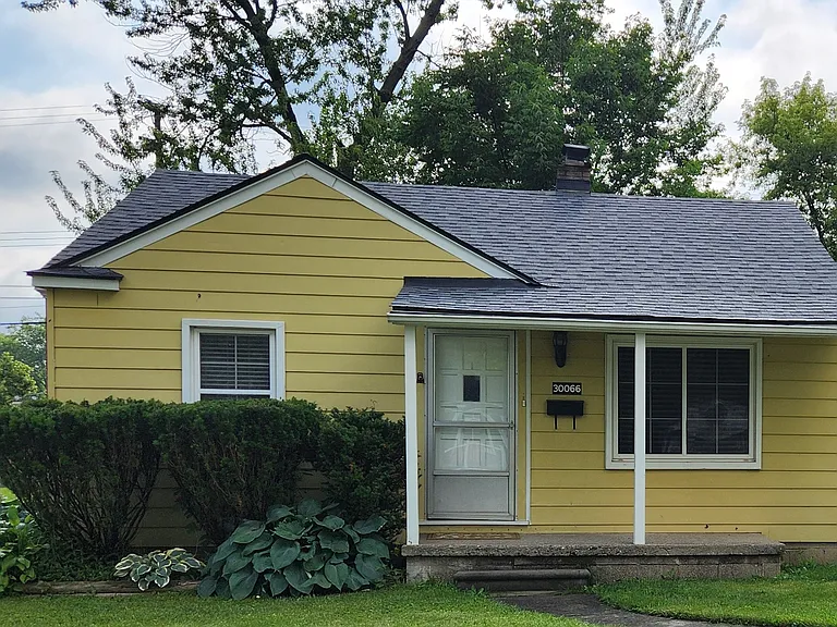 30066 Brentwood St — Photo 1