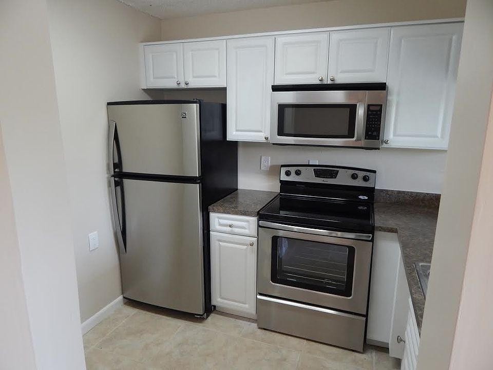 1st image of 14107 Glenmoor Dr