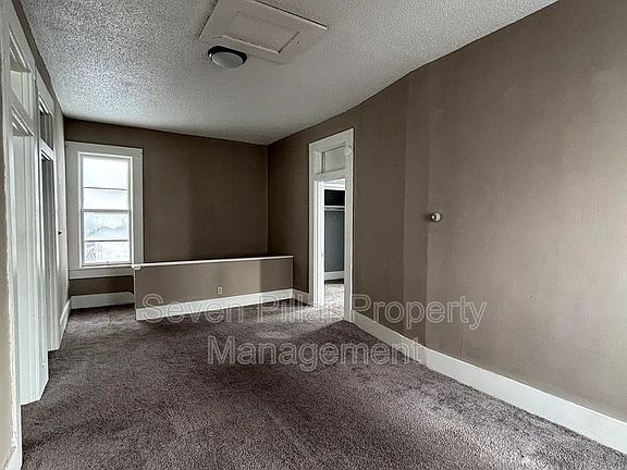 5th image of 428 E Main St #1/2