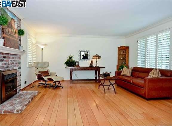 2nd image of 3235 Revere Ave