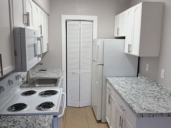 2nd image of 749 NE 13th Ct #4
