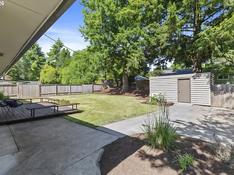 2140 SW Knollcrest Dr — Photo 15