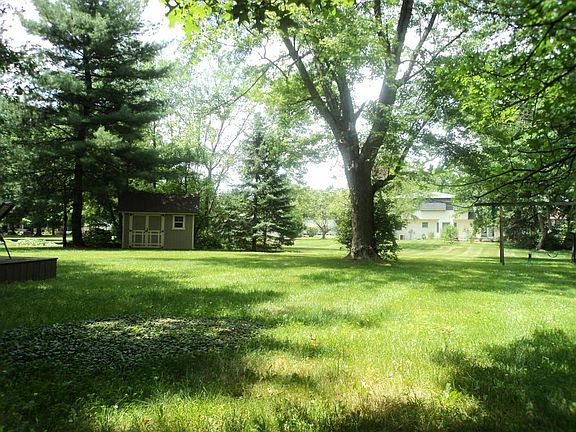 2nd image of 13757 Stonehenge Ct NW
