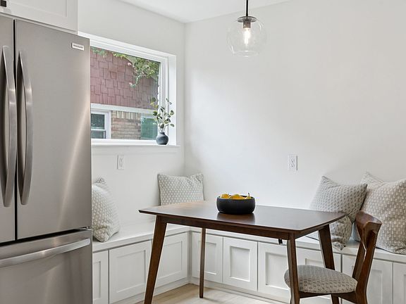 Breakfast nook (Furniture is not included)
