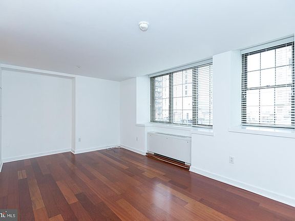 3rd image of 219 S 18th St #29-513