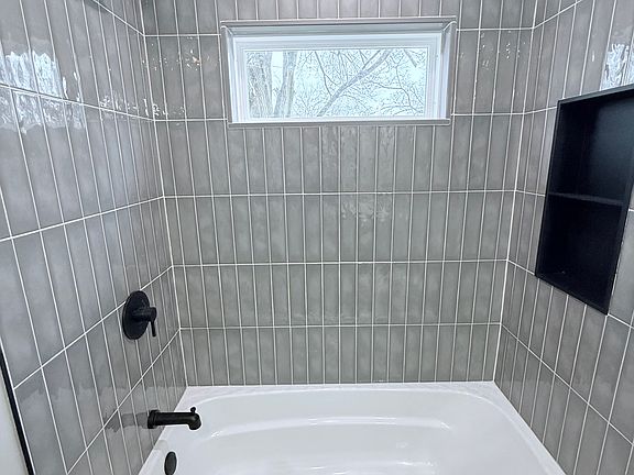 5th image of 6309 E 152nd Ter