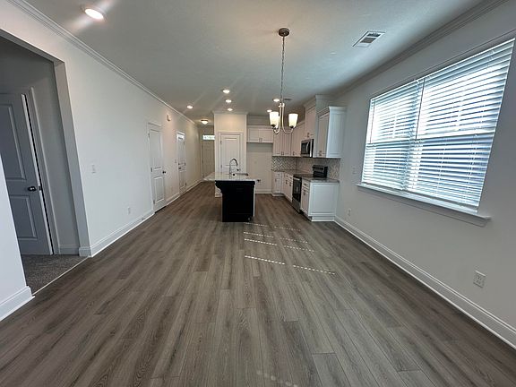 5th image of 694 Ashburn Drive #Wd296