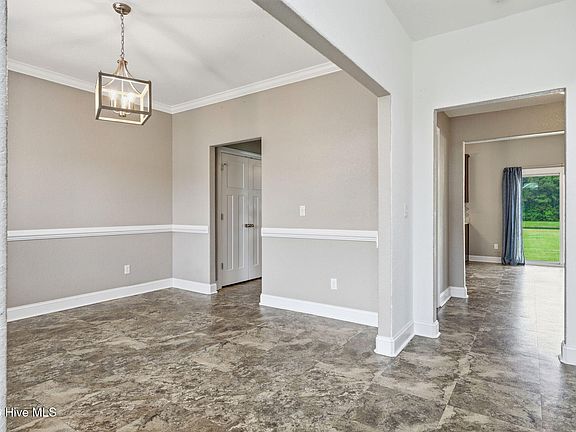 4th image of 122 Rosedale Drive