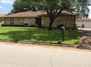 2202 Quail Hollow Dr, Bryan, TX 77802