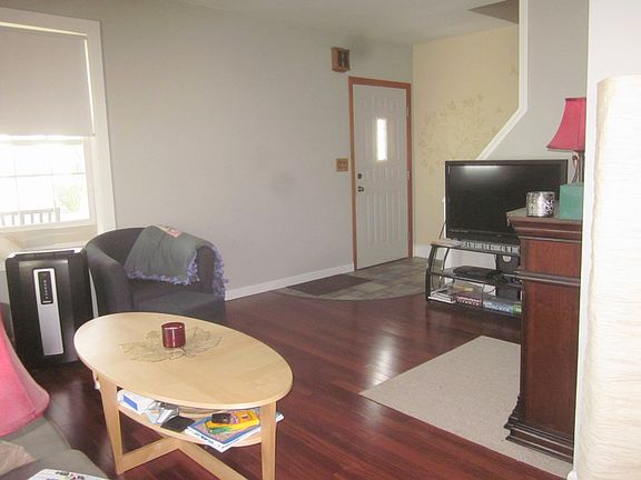 4th image of 14 Sherwood Ave