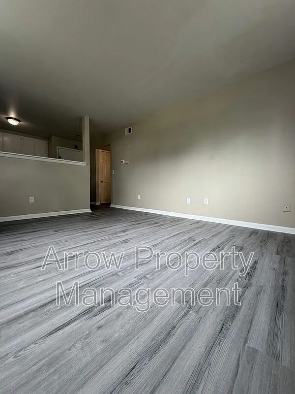 1 bed, 1.0 bath, $675 — Photo 2