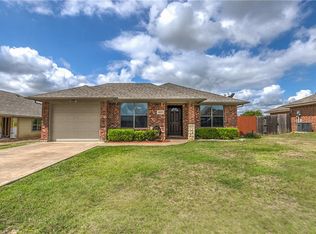 411 Mesquite Dr, Rio Vista, TX 76093