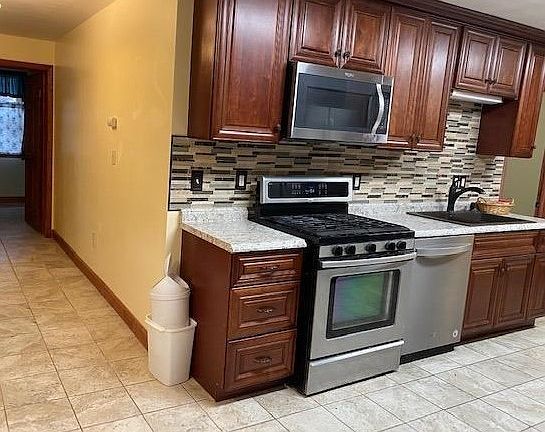 5th image of 202 Old State Rd S