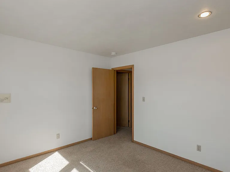 1016 Lincoln Rd — Photo 5