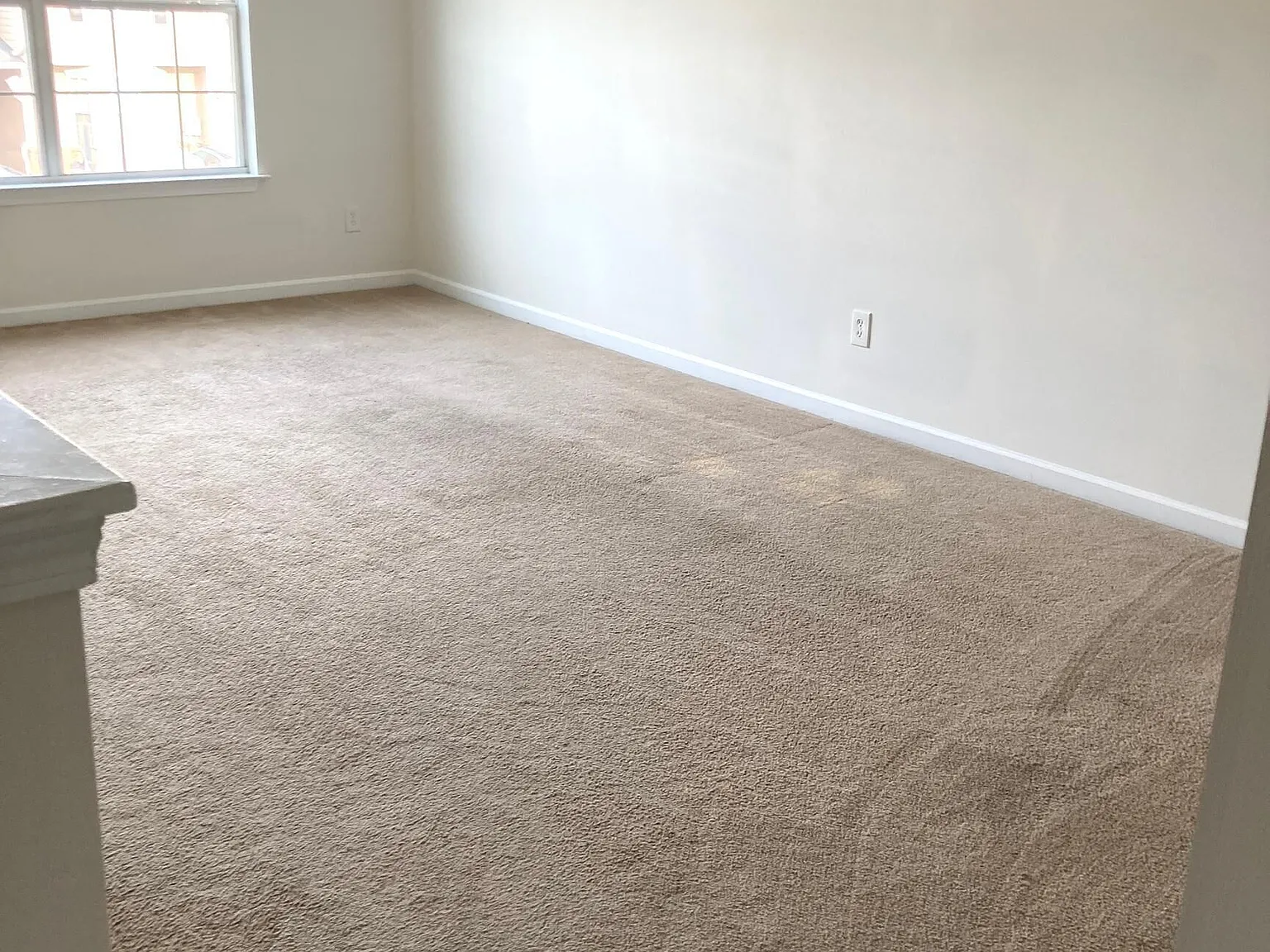 3 bed, 2.5 bath, 1892 sqft, $1,700 — Photo 3