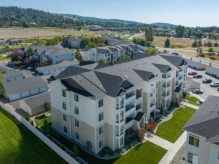 Hilby Station Apartments — Photo 16