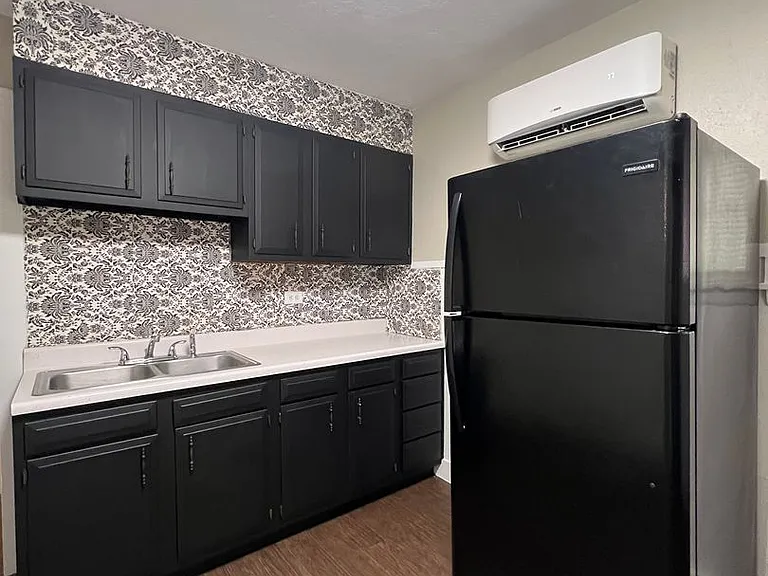 1710 Fillmore St — Photo 4