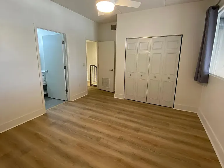 2515 SW 35th Pl #114 — Photo 8