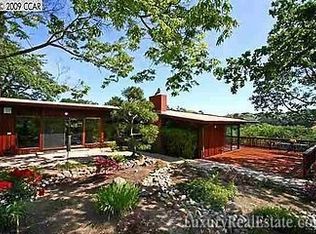 31 Bear Ridge Rd, Orinda, CA 94563