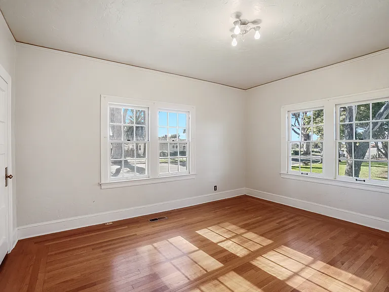 1004 Azuar Dr — Photo 19