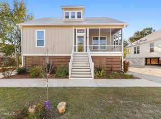 105 Adrienne Ct, Waveland, MS 39576