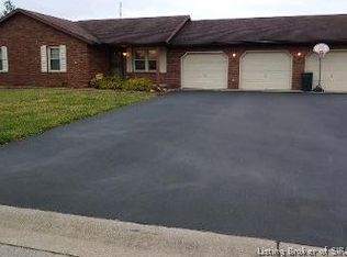 104 W Wendy Ln, Salem, IN 47167