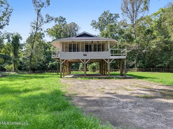 132 River Bend Rd, Lucedale, MS 39452