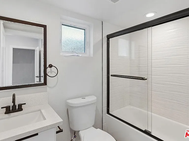 1724 Menlo Ave #1/2 — Photo 6