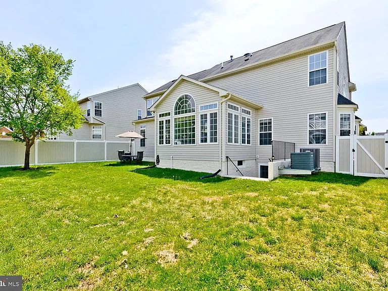 8006 Kingsmill Rd — Photo 43