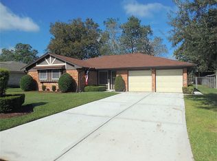529 N Heather Ln, Friendswood, TX 77546
