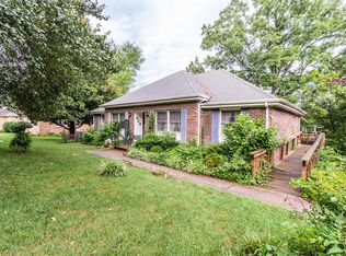 408 Donna Dr, Hopkinsville, KY 42240
