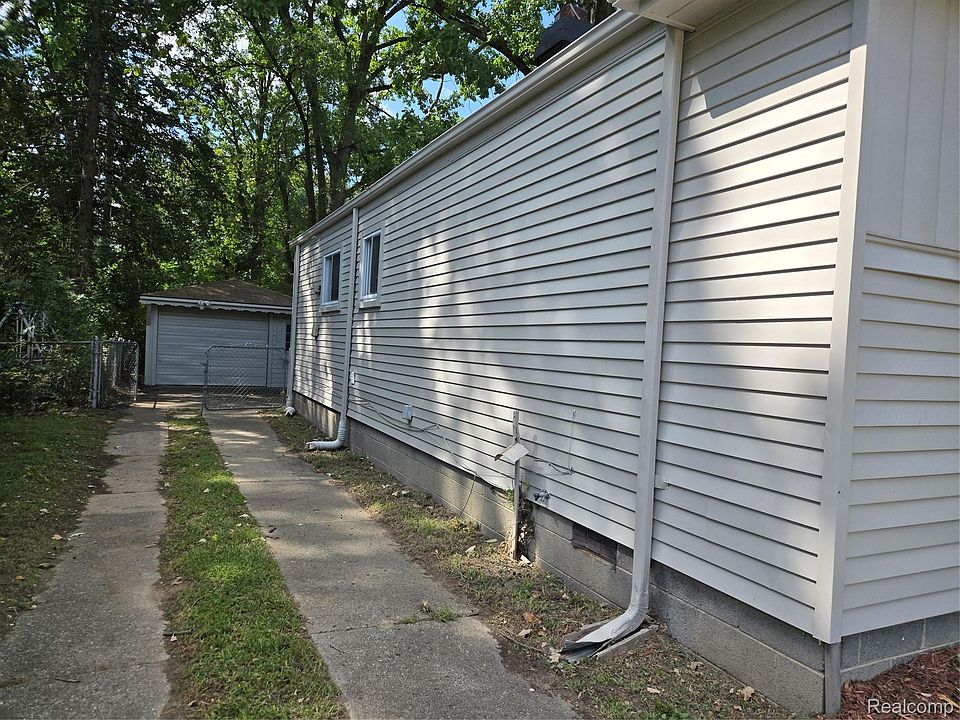 19813 Inkster Rd, photo 4