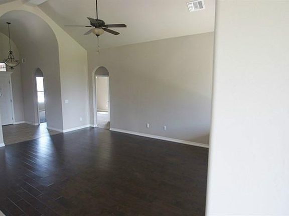 3rd image of 5713 Saint James Pl