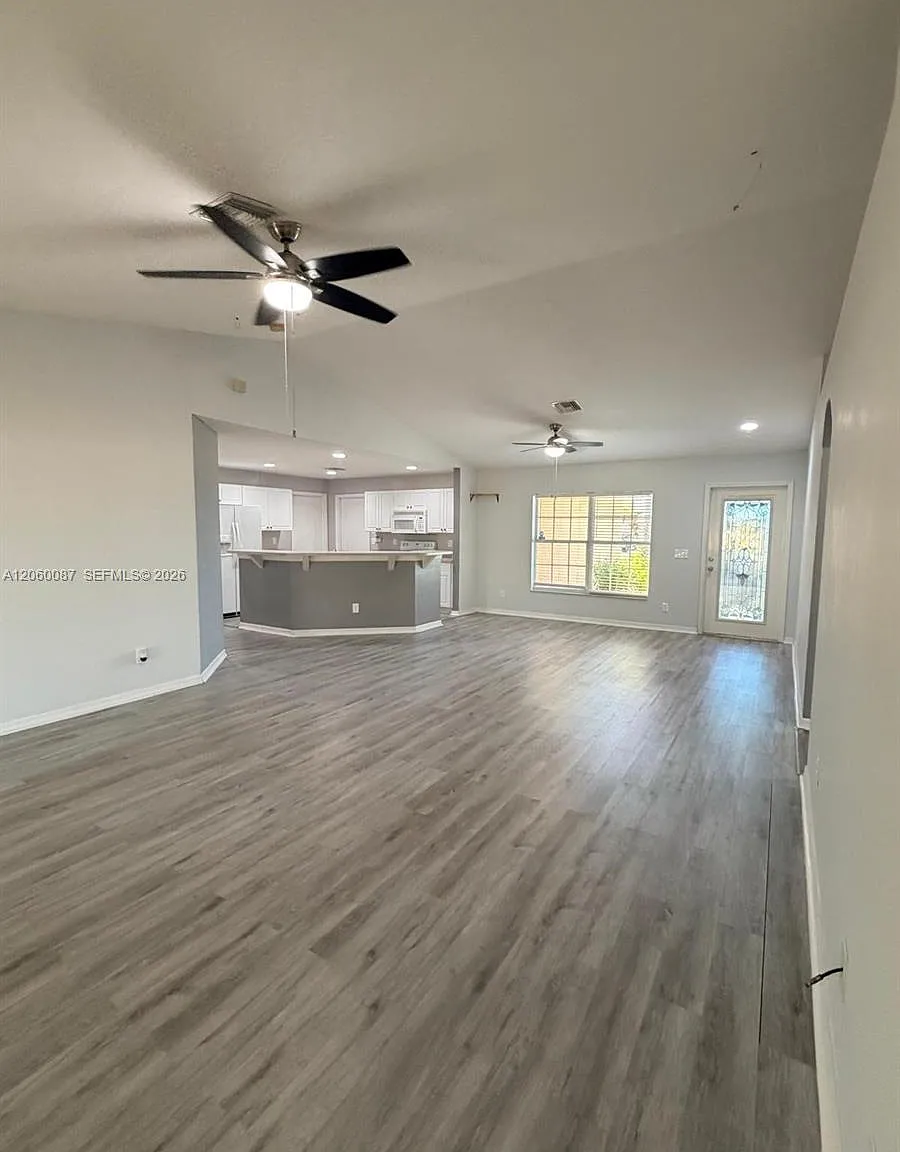 3 bed, 2.0 bath, $2,000 — Photo 3