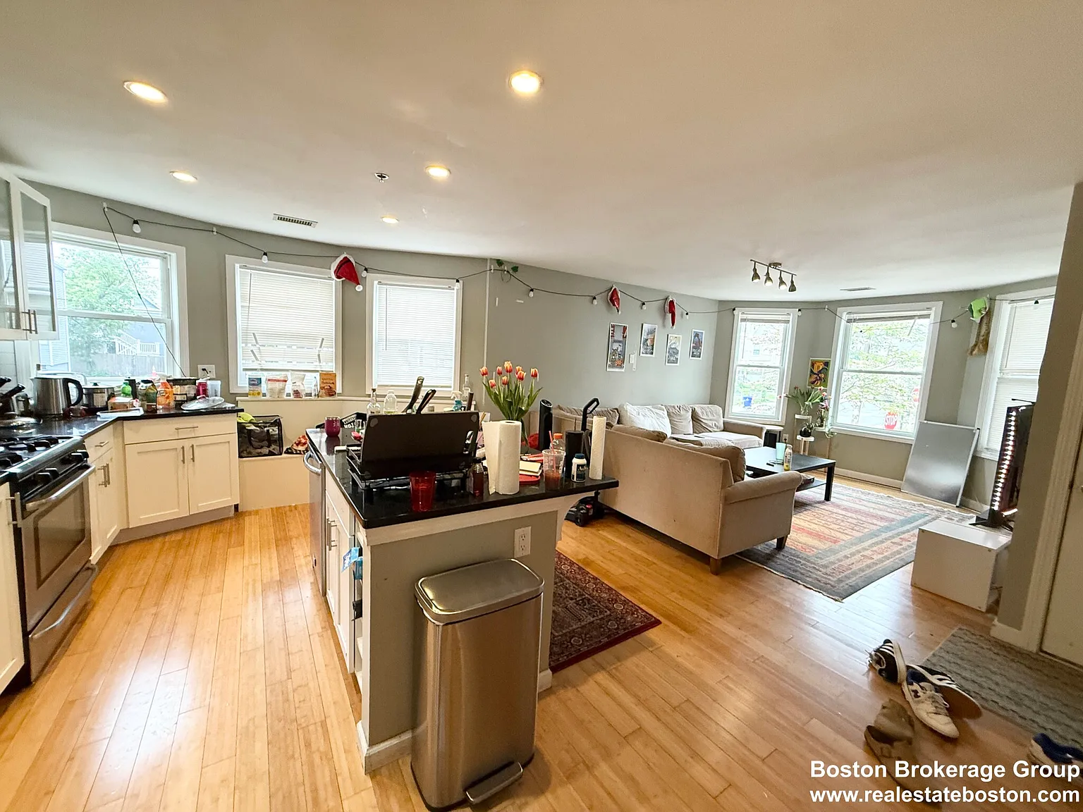 4 bed, $5,200 — Photo 2