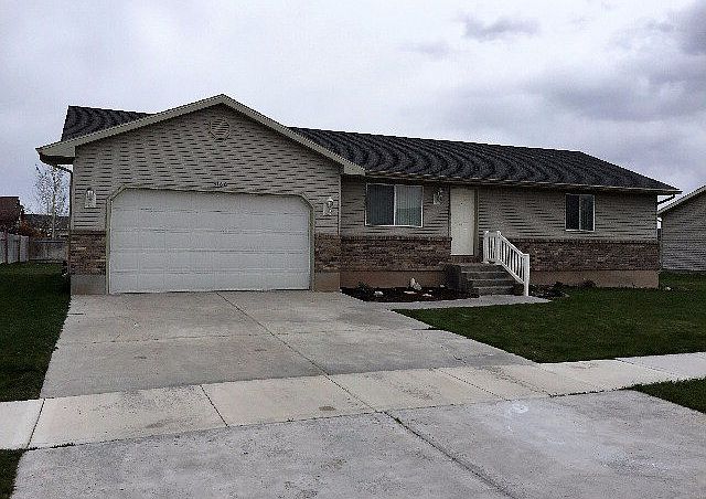1st image of 3166 E Sandy Dr