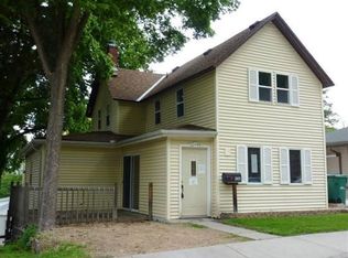 926 N 7th St, Mankato, MN 56001
