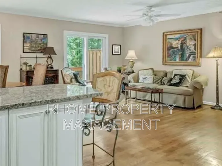 903 Dunwoody Chace — Photo 8