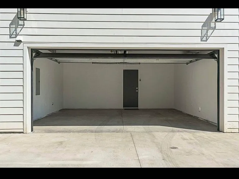 14662 W Sara Ln — Photo 10