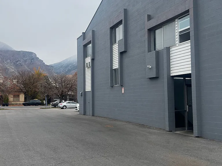 334 W 200 N — Photo 3