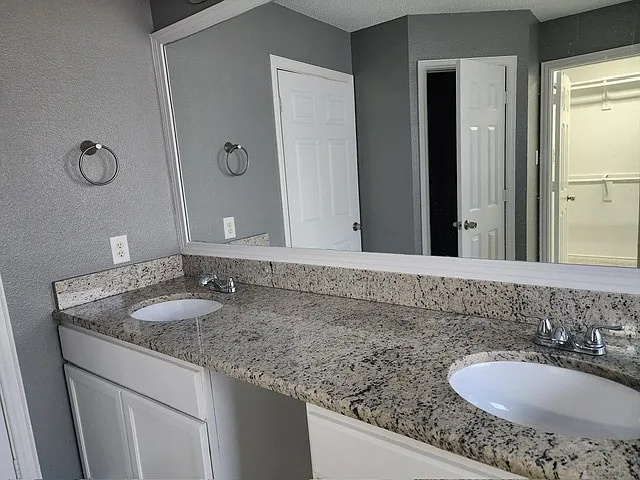9805 Cliffside Dr — Photo 30