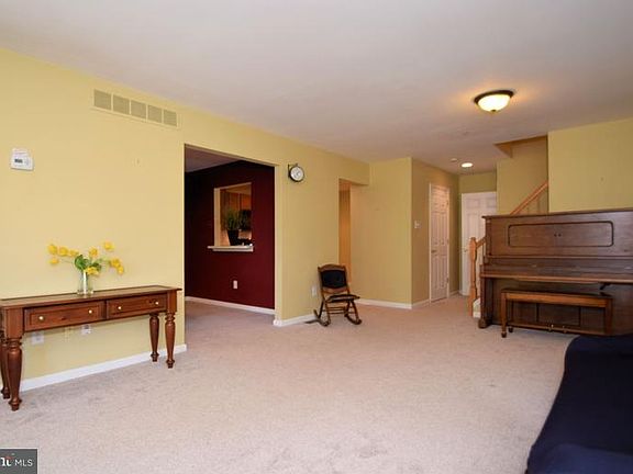 4th image of 907 Cherry Wood Ct